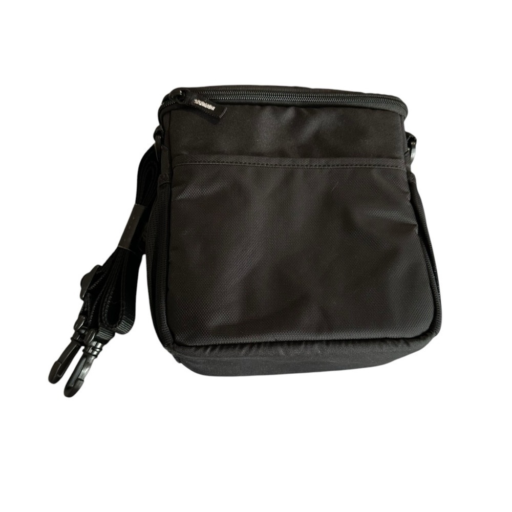 Black Camera Bag with Adjustable Strap and Durable Fabric - Picture 4 of 7